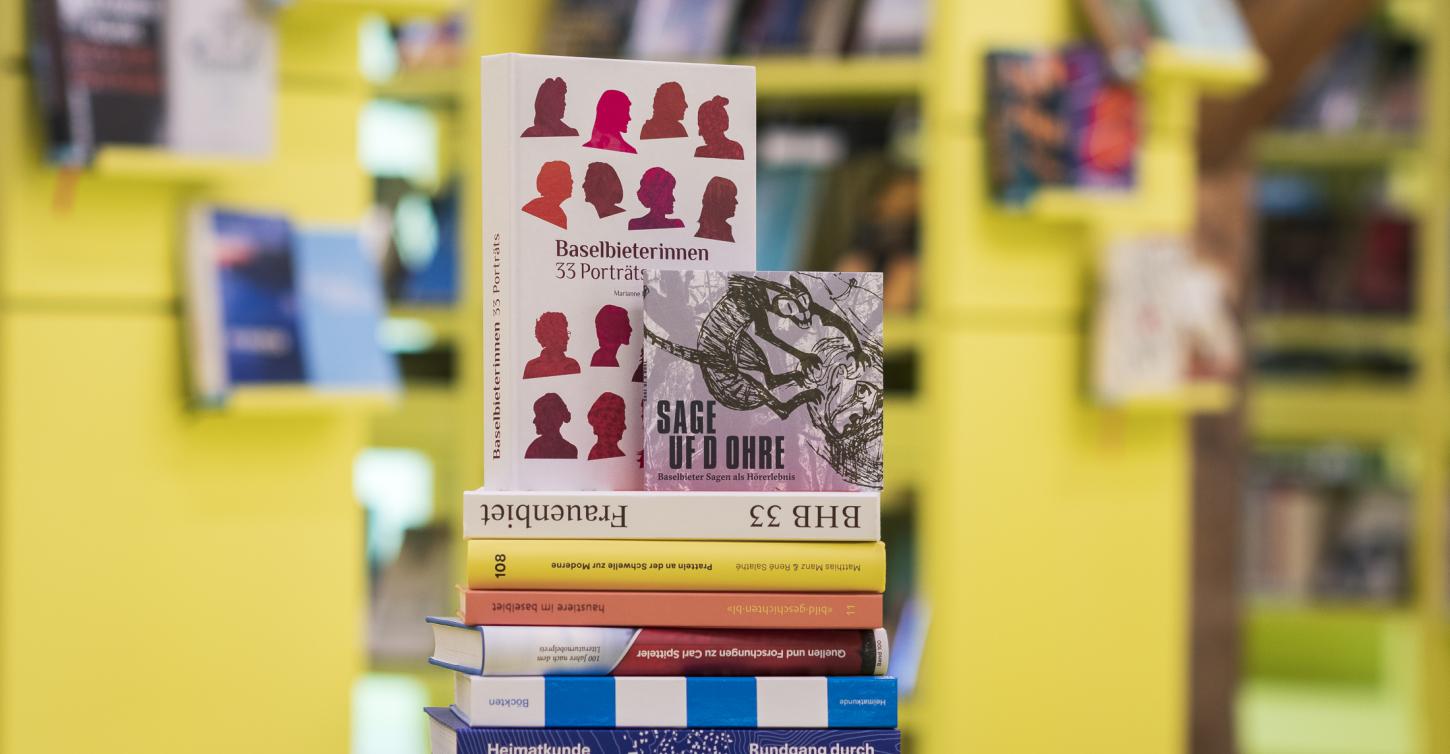 Aktuelle Publikationen des Verlags, aufgestapelt