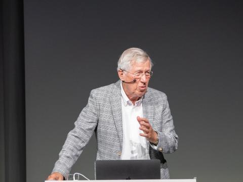 René Rhinow